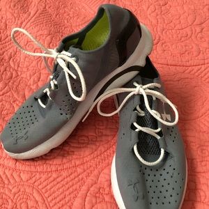 Under Armour Men’s sz 10.5 Gray Sneakers, EUC